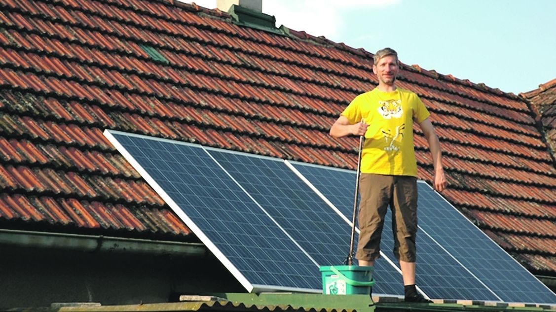 Vyšší ceny elektřiny mu zlepšily výnosy ze soláru
